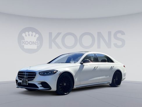 Used 2022 Mercedes-Benz S 500 4MATIC w/ AMG Line Package image 1