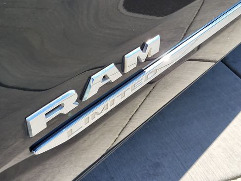 Used 2019 RAM 1500 Limited AWD/4WD image 11