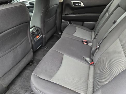 Used 2017 Nissan Pathfinder SV FWD image 25