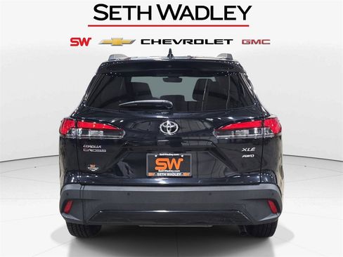 Used 2022 Toyota Corolla Cross XLE w/ Convenience Package image 6