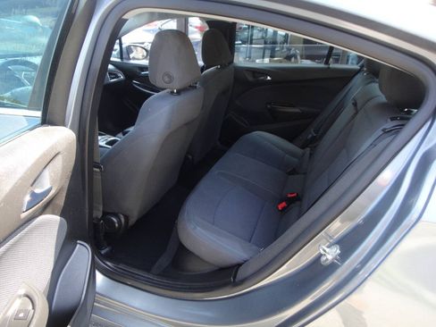 Used 2019 Chevrolet Cruze LT FWD image 11