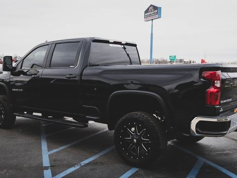 Used 2022 Chevrolet Silverado 2500 LT w/ Convenience Package image 31