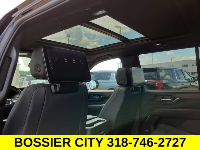 New 2026 GMC Yukon Denali w/ Denali Reserve Package AWD/4WD image 10