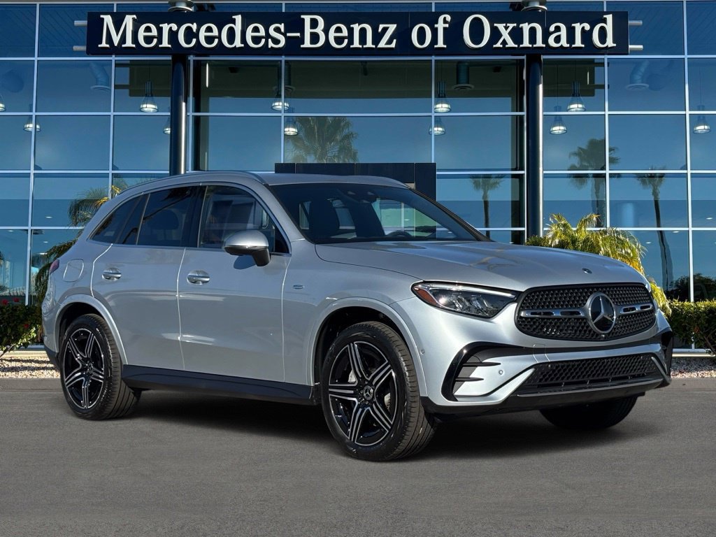 Used 2025 Mercedes-Benz GLC 350e 4MATIC image 2
