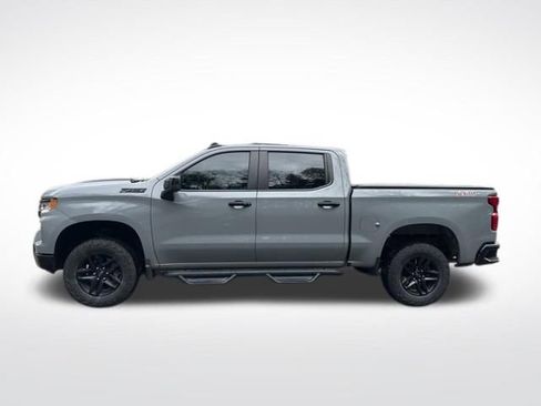 Used 2024 Chevrolet Silverado 1500 LT Trail Boss w/ Convenience Package II AWD/4WD image 2