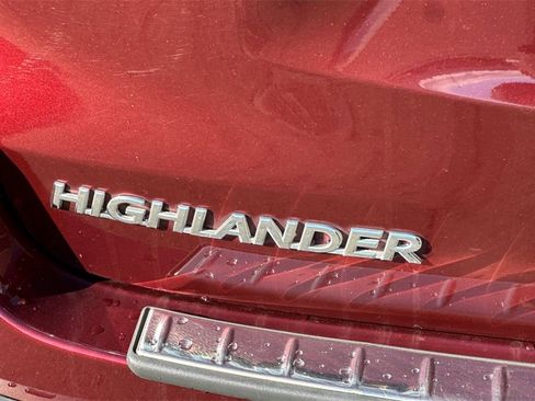 Used 2017 Toyota Highlander Limited image 26