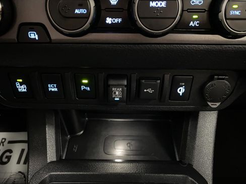 Used 2023 Toyota Tacoma TRD Sport w/ Advanced Technology Package AWD/4WD image 28