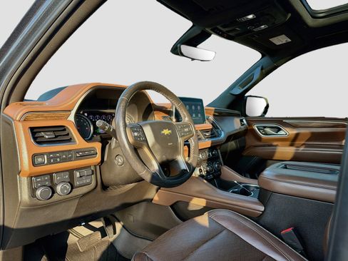 Used 2021 Chevrolet Tahoe High Country w/ Premium Package AWD/4WD image 9