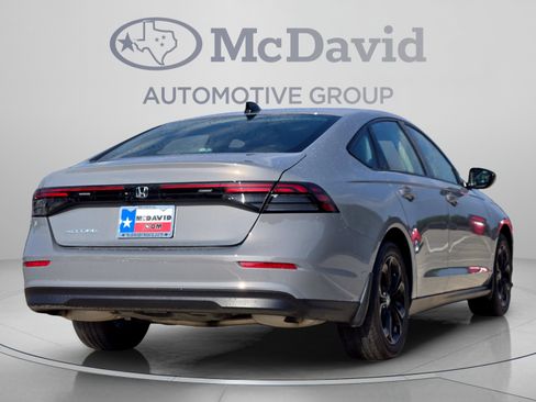 Used 2025 Honda Accord SE image 6