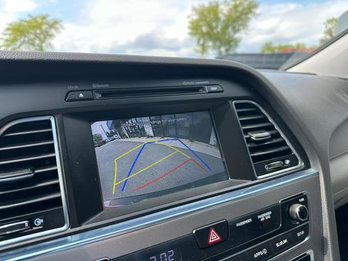 Used 2017 Hyundai Sonata SE FWD image 12