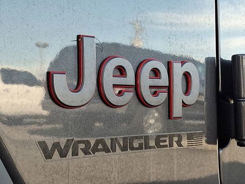 Used 2024 Jeep Wrangler Unlimited Rubicon image 30