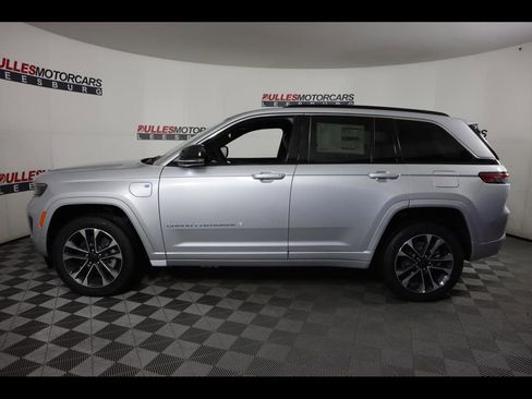 New 2024 Jeep Grand Cherokee Overland w/ Luxury Tech Group IV AWD/4WD image 6