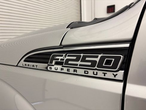 Used 2016 Ford F250 Lariat w/ Lariat Ultimate Package AWD/4WD image 26