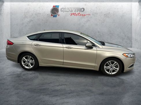Used 2018 Ford Fusion SE w/ Fusion SE Technology Package FWD image 6