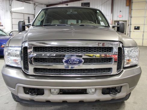 Used 2004 Ford Excursion Limited image 9