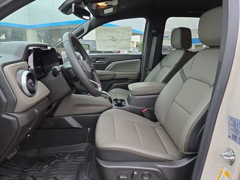 New 2026 Chevrolet Colorado ZR2 w/ Technology Package AWD/4WD image 11