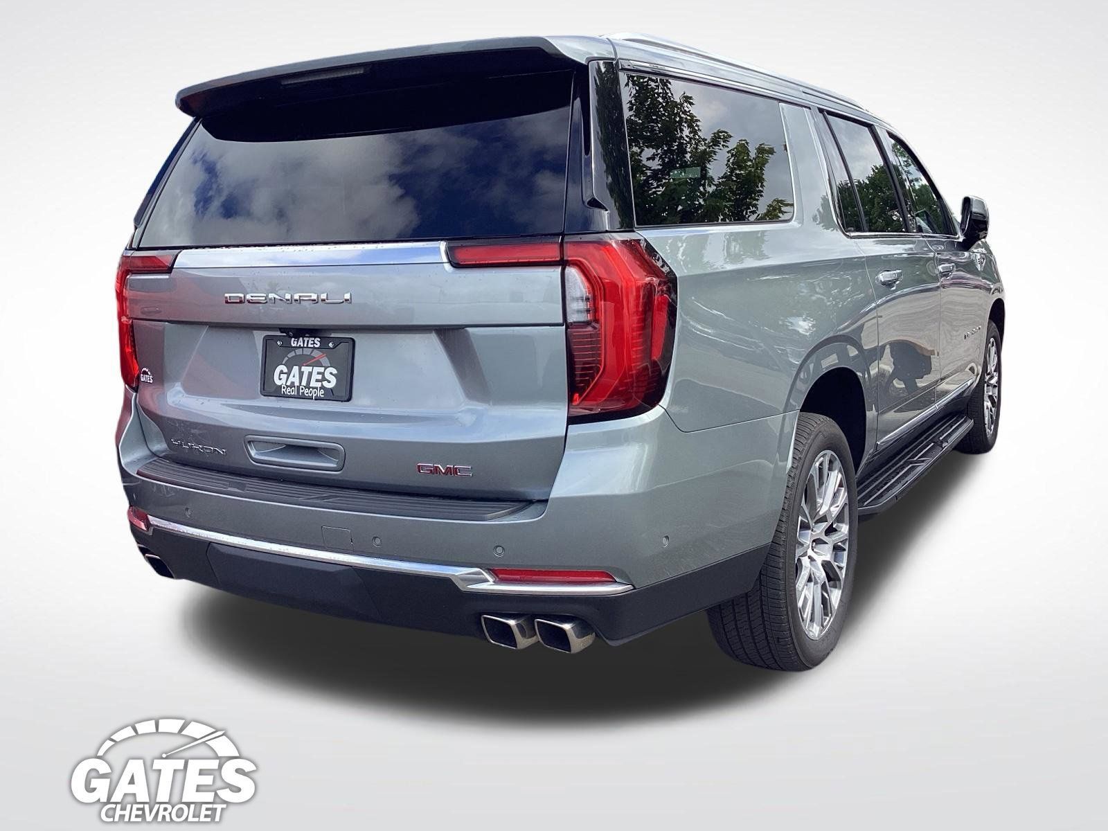 Used 2025 GMC Yukon XL Denali AWD/4WD image 8