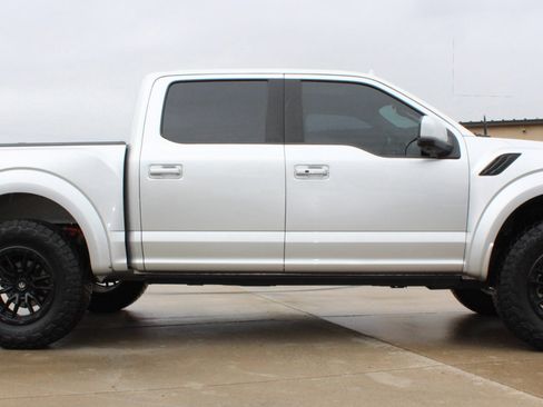 Used 2019 Ford F150 Raptor w/ Equipment Group 802A Luxury image 18