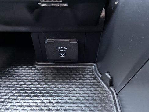 Used 2023 RAM 1500 Laramie AWD/4WD image 29