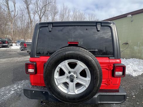 Used 2019 Jeep Wrangler Unlimited Sport S image 4