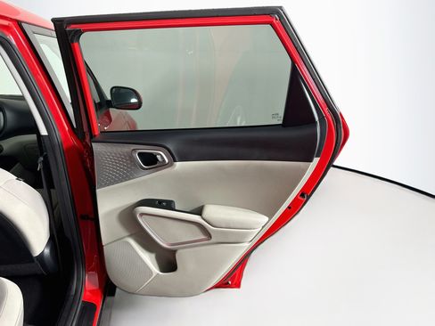 Used 2021 Kia Soul LX FWD image 27