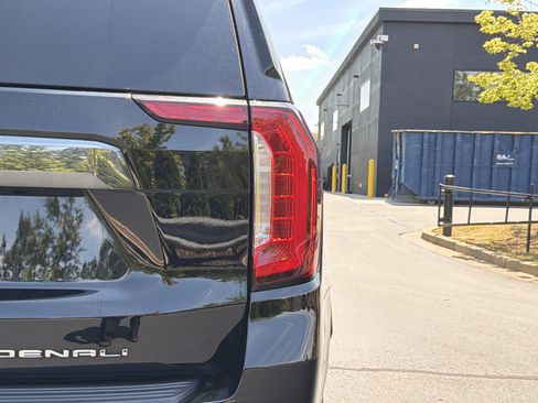 Used 2023 GMC Yukon Denali Ultimate AWD/4WD image 38
