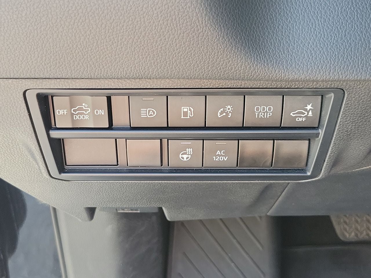 Used 2024 Toyota Tundra Limited AWD/4WD image 30