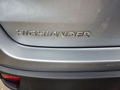 Used 2017 Toyota Highlander SE AWD/4WD image 23