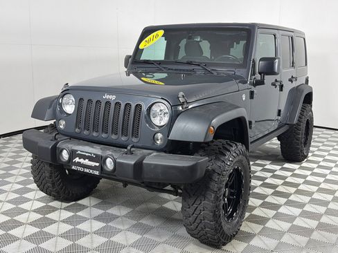 Used 2016 Jeep Wrangler Unlimited Rubicon w/ Connectivity Group image 10