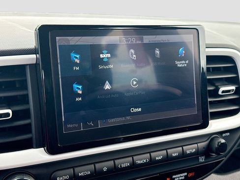 Used 2023 Hyundai Venue Limited FWD image 15