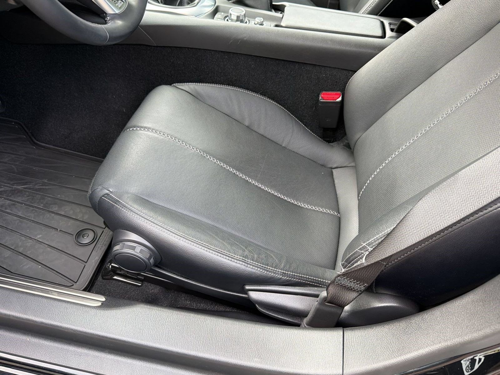 Used 2022 MAZDA MX-5 Miata Grand Touring w/ Weather Package RWD image 14