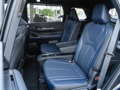 Certified 2026 INFINITI QX60 Sport w/ Dark Cargo Package AWD/4WD image 33