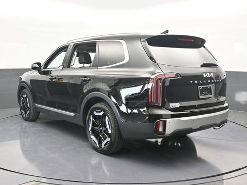 Used 2024 Kia Telluride EX image 4