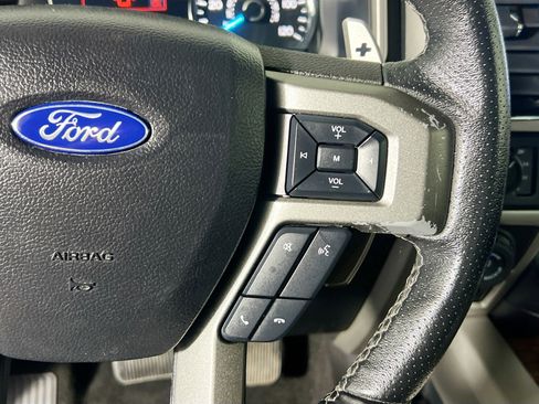 Used 2019 Ford F150 Lariat w/ Equipment Group 502A Luxury AWD/4WD image 19