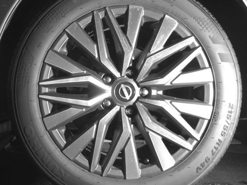 Used 2025 Nissan Altima 2.5 SV FWD image 17