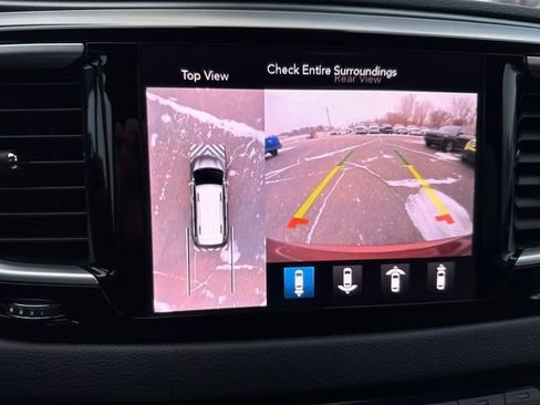 Used 2020 Chrysler Pacifica Touring-L Plus w/ Advanced Safetytec Group image 21