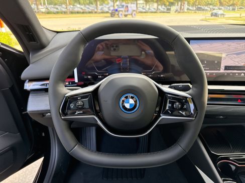 New 2026 BMW i5 eDrive40 image 18
