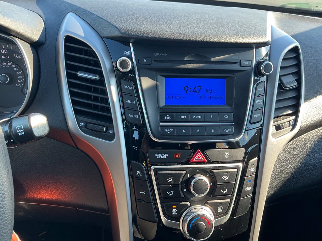 Used 2017 Hyundai Elantra GT FWD image 16
