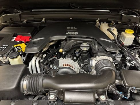 Used 2021 Jeep Gladiator Mojave AWD/4WD image 27