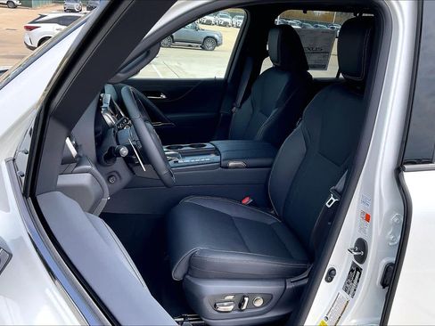 New 2026 Lexus LX 700h Luxury image 16