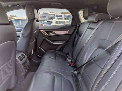 Used 2024 Jaguar F-PACE R-Dynamic S image 27