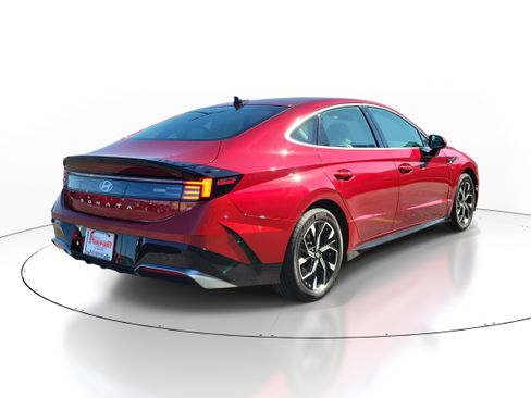 Used 2025 Hyundai Sonata SEL FWD image 4
