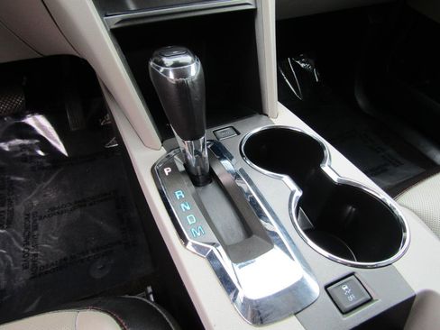 Used 2017 Chevrolet Equinox Premier w/ Enhanced Convenience Package AWD/4WD image 19