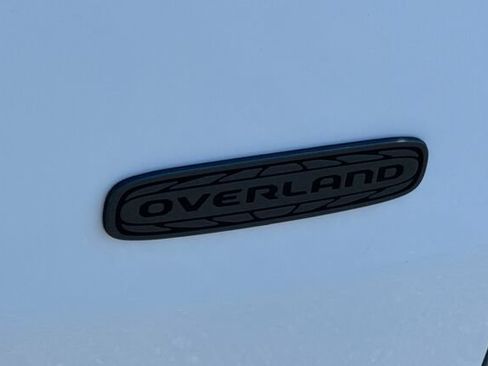Used 2026 Jeep Cherokee Overland w/ Trailer Tow Group AWD/4WD image 22