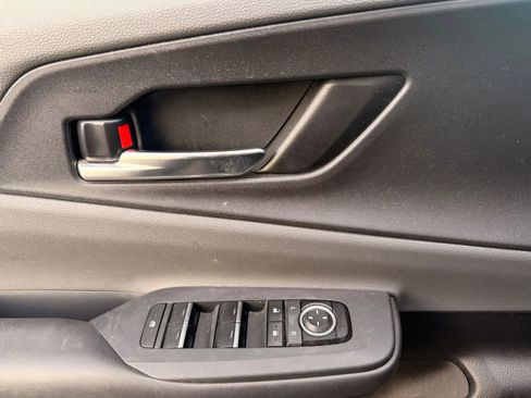 Used 2023 Toyota Prius XLE image 9