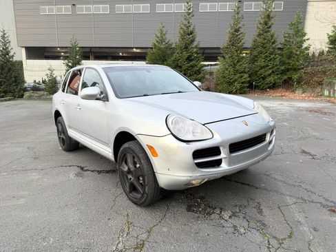 Used 2005 Porsche Cayenne S image 3