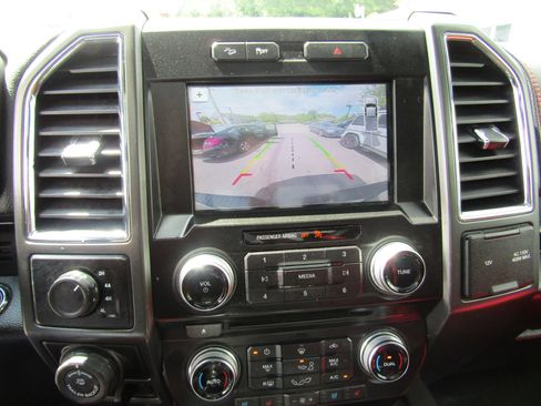 Used 2016 Ford F150 Lariat w/ Equipment Group 502A Luxury AWD/4WD image 34