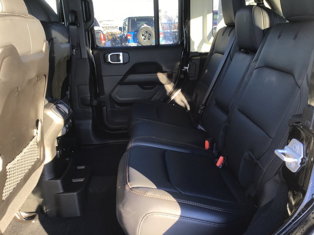 New 2026 Jeep Wrangler Unlimited Sahara AWD/4WD image 17