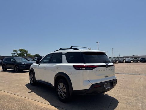 Certified 2024 Nissan Pathfinder SV FWD image 15