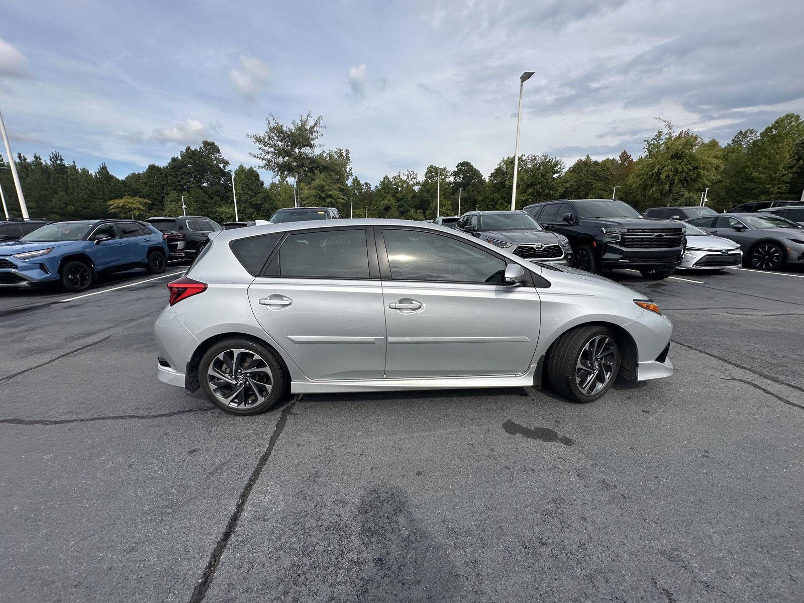 Used 2017 Toyota Corolla iM FWD image 5